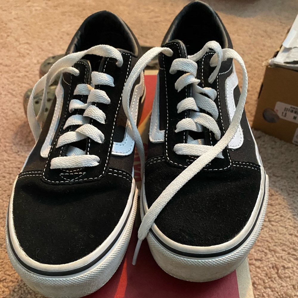Girls Ward Vans